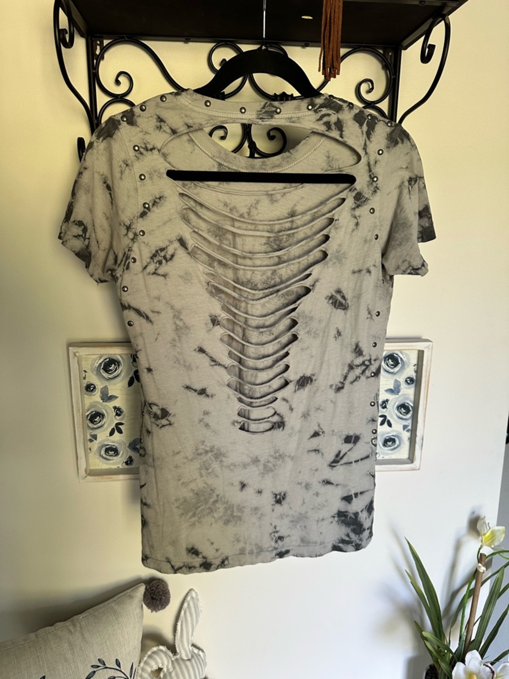 Affliction Gray Tie-Dye Short Sleeve Graphic Tee with Stud Accents Distressed - Picture 4 of 7